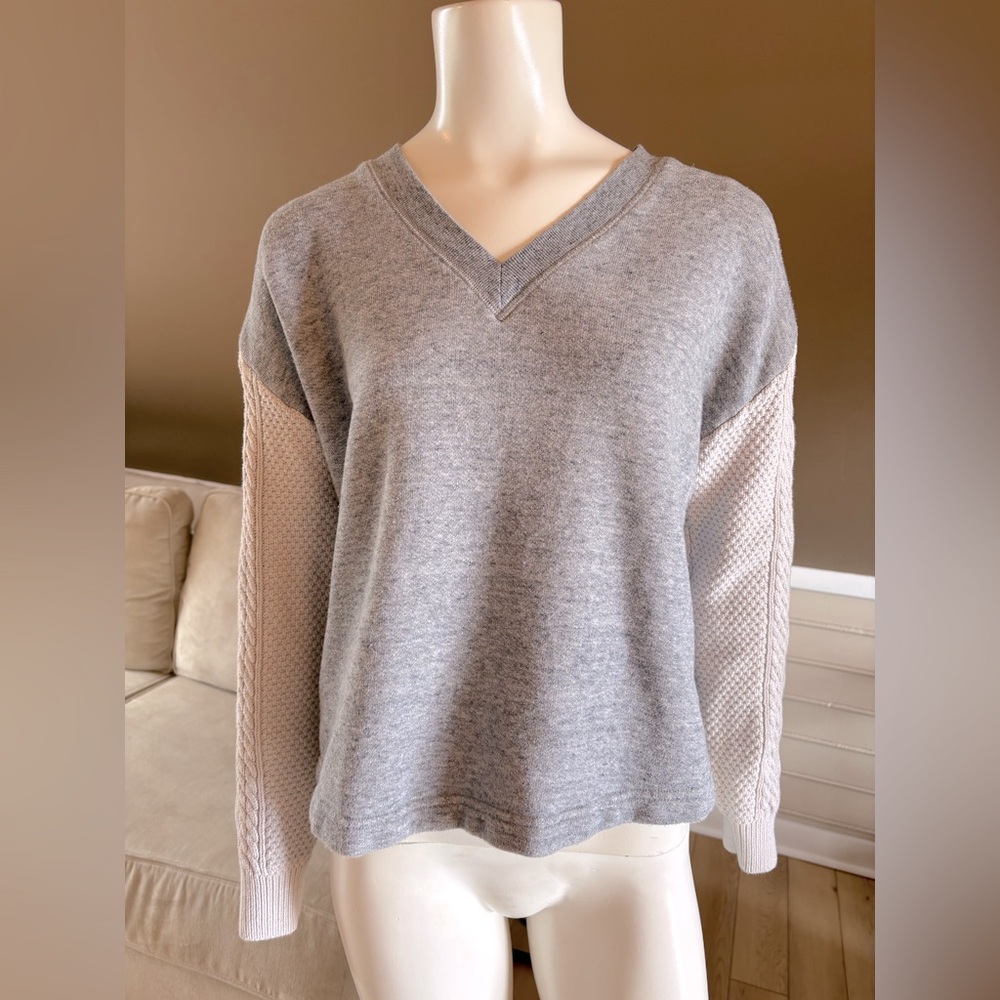 Cabi Fusion Sweatshirt Style 3710 Cable Knit Statement Sleeves Gray Cream Size M